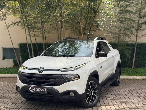 FIAT TORO 2.0 16V TURBO DIESEL ULTRA 4WD AT9 FIAT TORO 2.0 16V TURBO DIESEL ULTRA 4WD AT9